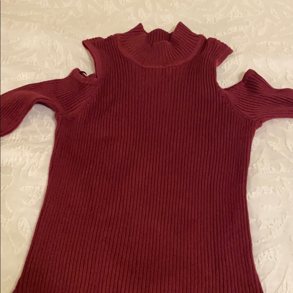 Shoulder Cut-Out Top